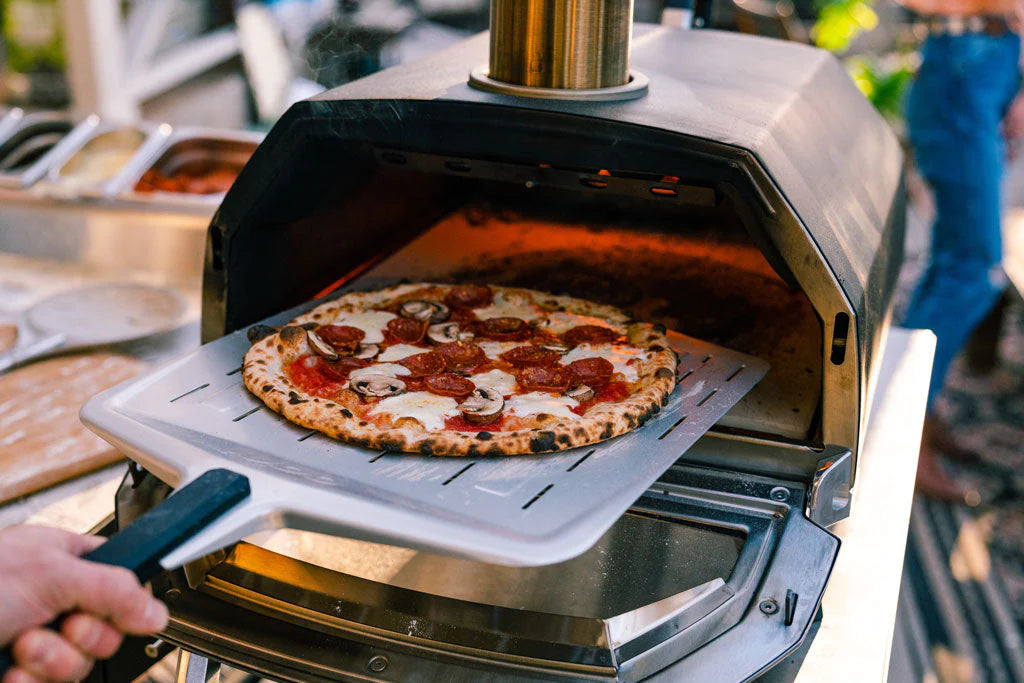 Ooni Karu 16 Wood/Charcoal Pizza Oven