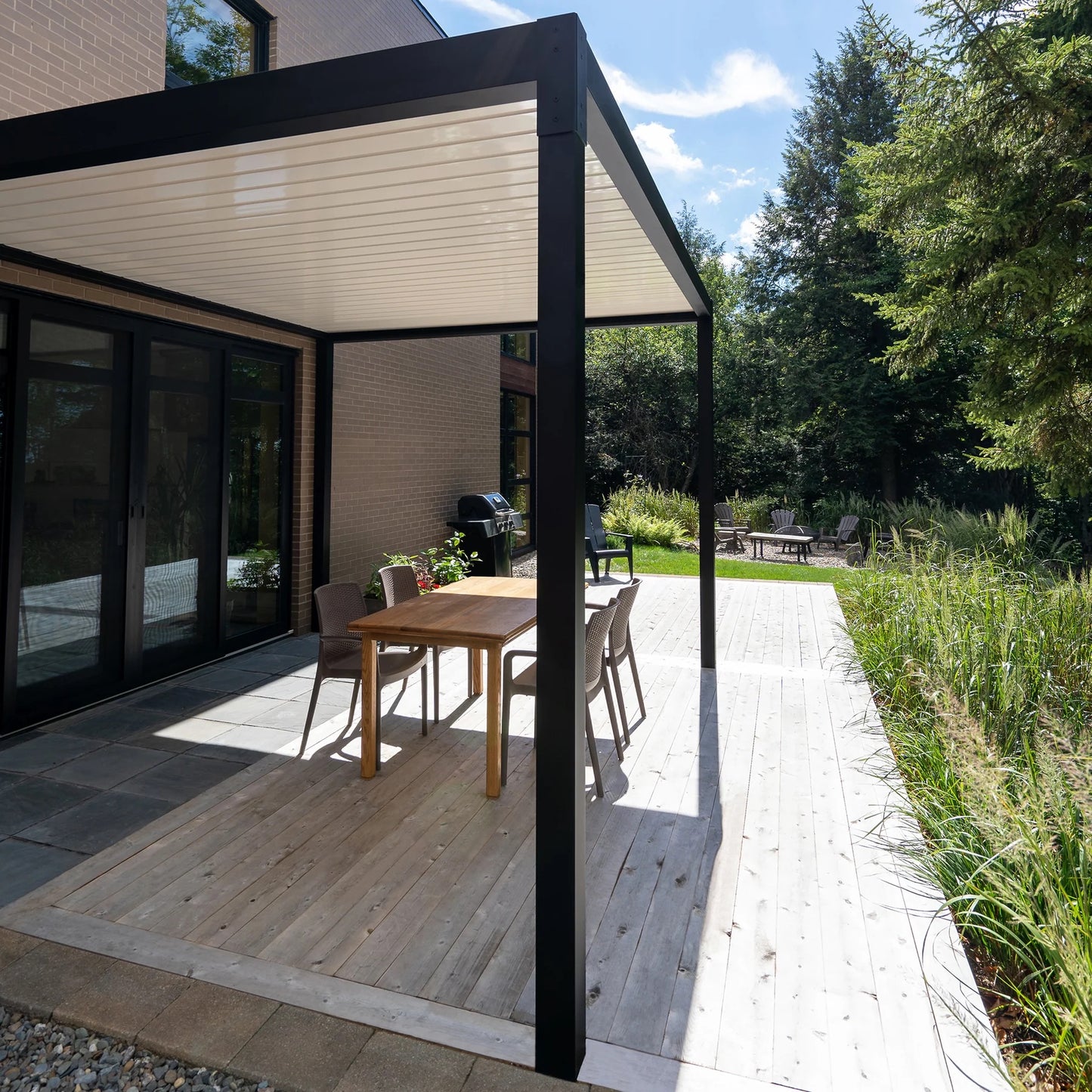 Luxury Manual Louvered Pergola