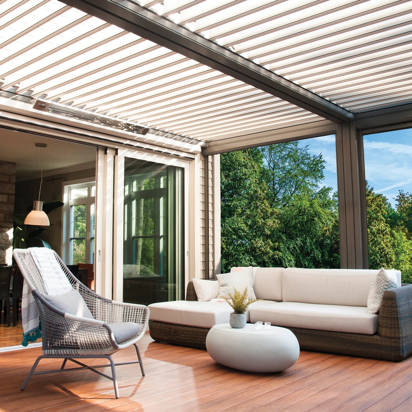 Luxury Classic Motorized Louvered Pergola